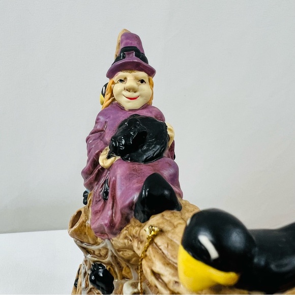 Lights up! Halloween Tree with Witches and Ghouls - Picture 8 of 14